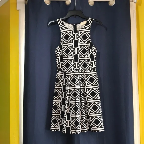 Everly Nordstrom Black and White Patterned Dress - Size Medium - Picture 1 of 5